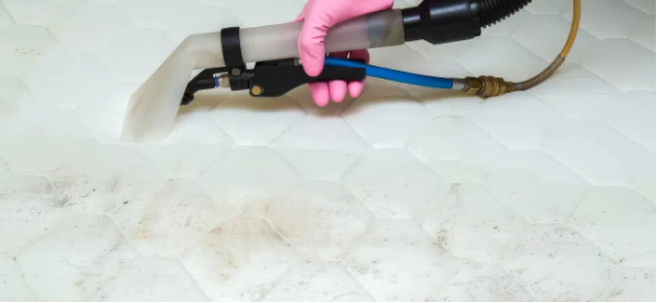 Deep cleaning a stained mattress